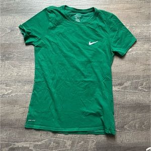 nike shirt size s